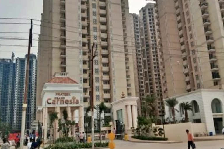 Twin teens fall to death from 25th floor in Ghaziabad