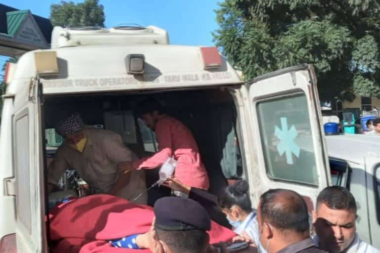 3 laborers injured in collision with unknown vehicle in Paonta Sahib