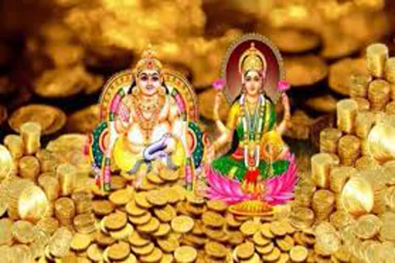 Please make Maa Lakshmi happy on Diwali