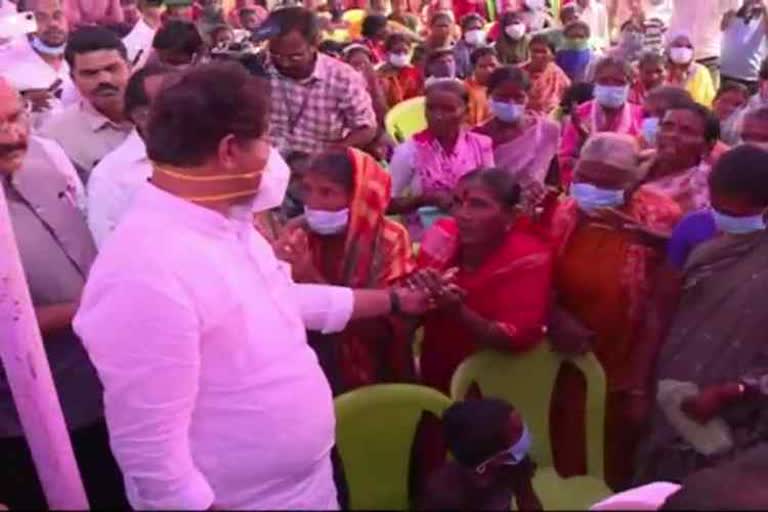 minister ashok visits gadikeshwar village