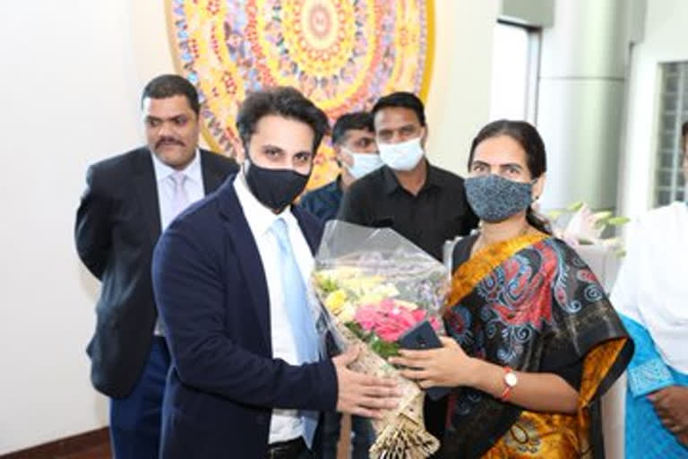 MoS Health Bharati Pravin Pawar visited Serum Institute of India, Pune