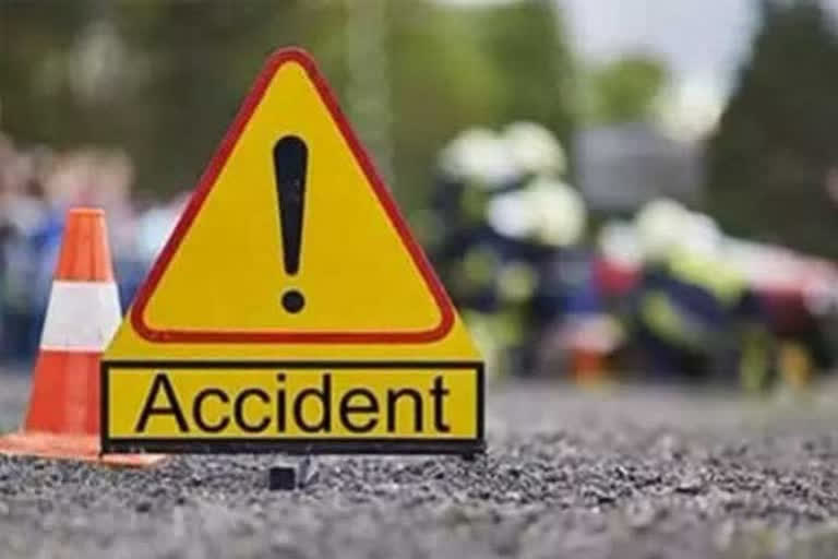 road accident in kurukshetra  Nalvi Village Shahbad Kurukshetra  car accident kurukshetra  കാറപടകത്തില്‍ അഞ്ച് മരണം  ഷഹബാദില്‍ കാര്‍ അപകടം  കുരുക്ഷേത്ര  കുരുക്ഷേത്ര വാര്‍ത്ത