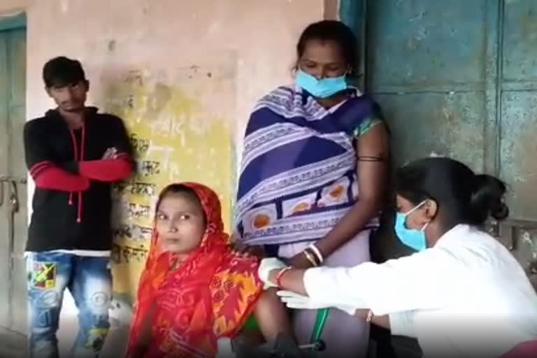 corona vaccination on polling booth