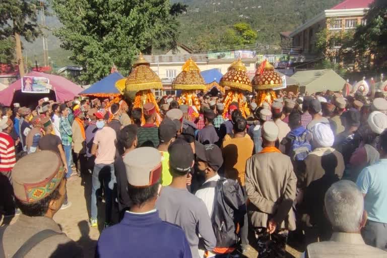 meeting-of-gods-and-goddesses-on-six-day-of-kullu-dussehra