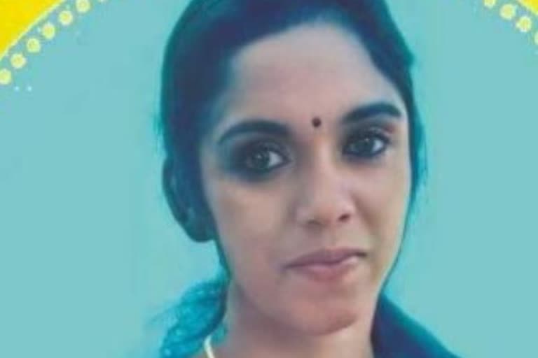 The 20-year-old girl  ആത്മഹത്യ ചെയ്‌ത നിലയില്‍  ആത്മഹത്യ  suicide  ഇടുക്കി വാര്‍ത്ത  idukki news