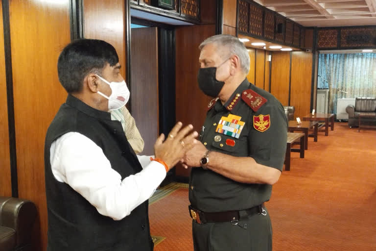 Ramkripal Yadav meets CDS Bipin Rawat