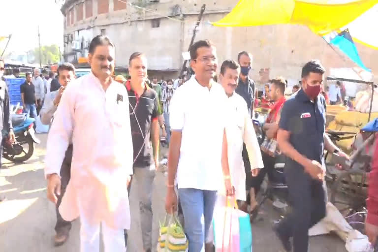 PCC President Mohan Markam reached the market