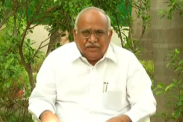 kanakamedala ravindrakumar fires on ycp government