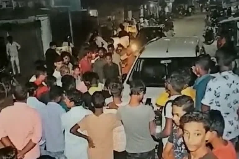 समस्तीपुर में कार ने भीड़ को रौंदा