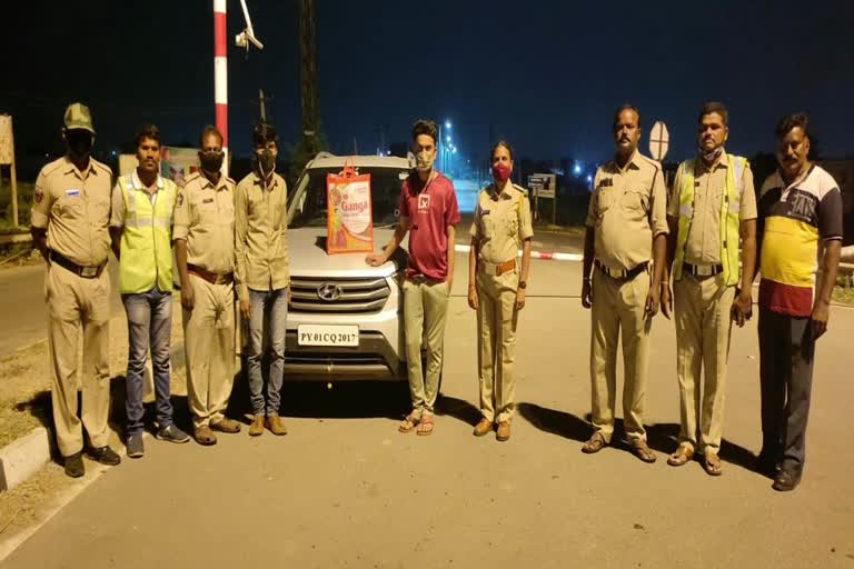 seb-officers-seized-75-lakh-rupees-cash-at-kurnool