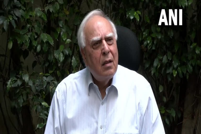 Sibal slams Shah  says 'stop planned targeting of minorities in UP'  kapil sibal slammed union home minister amit shah says stop strategically planned targeting of minorities in up  kapil sibal  kapil sibal slammed amit shah  amit shah  kapil sibal against amit shah  union home minister amit shah  minorities in up  up minorities  ന്യൂനപക്ഷങ്ങളെ ലക്ഷ്യമിട്ടുള്ള ആസൂത്രിത ആക്രമണം അവസാനിപ്പിക്കണം  അമിത് ഷാ  അമിത് ഷായെ വിമർശിച്ച് കപിൽ  അമിത് ഷായെ വിമർശിച്ച് കപിൽ സിബൽ  കപിൽ സിബൽ