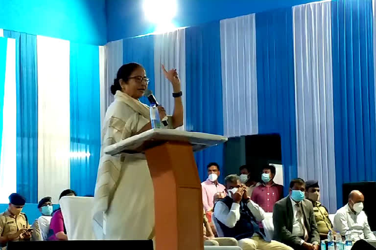 mamata banerjee targets saffron brigade in siliguri on violence issue