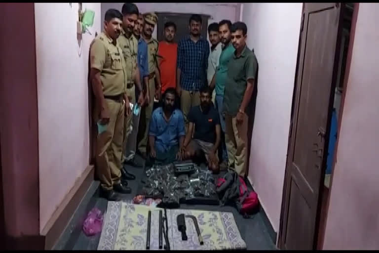 Two arrested with cannabis and deadly weapons in Malappuram  മലപ്പുറത്ത് കഞ്ചാവും മാരകായുധങ്ങളുമായി രണ്ട് പേർ പിടിയിൽ  കഞ്ചാവ് പിടികൂടി  രണ്ട് പേർ പിടിയിൽ  Two arrested  cannabis  cannabis and deadly weapons seized