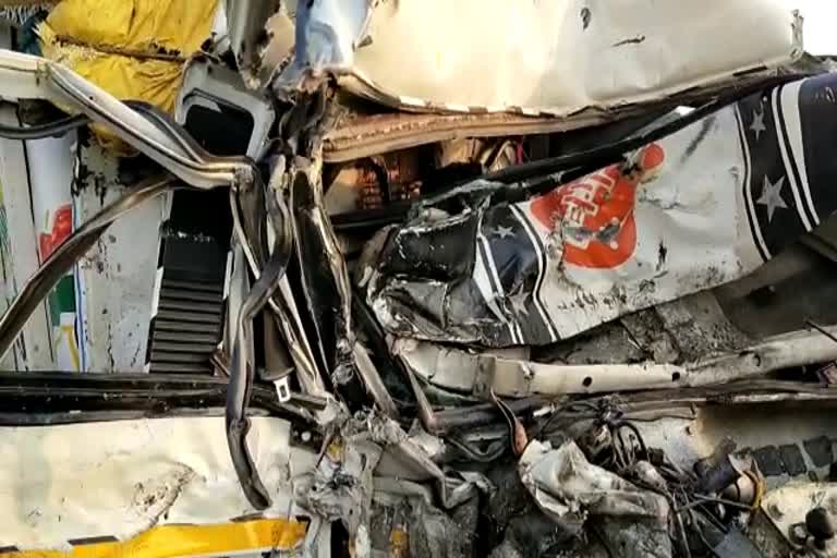 accident-on-ranchi-tata-nh-33-near-tunju-mod