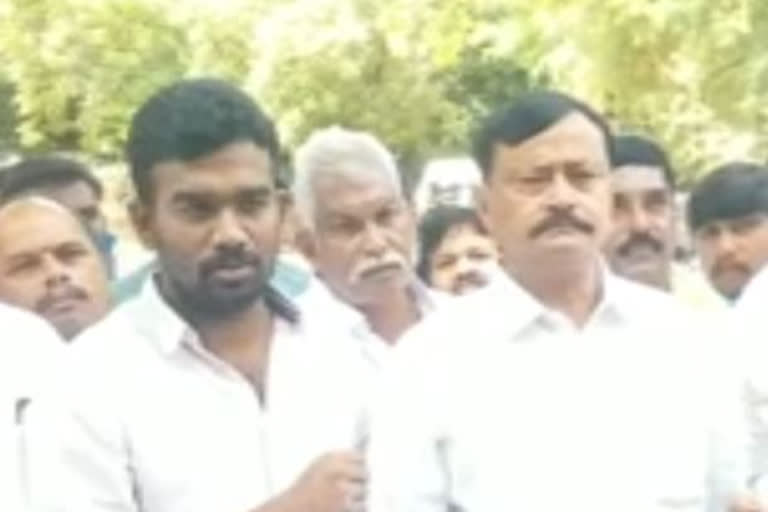 Paritala Sriram and Parthasarathi fires on ycp over damaging vegetable market in dharmavaram