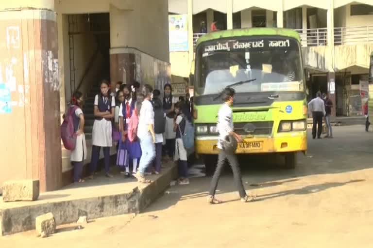 no proper bus facilities in karawara