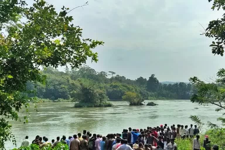 dead body of boy found in dandeli who dragged by crocodile