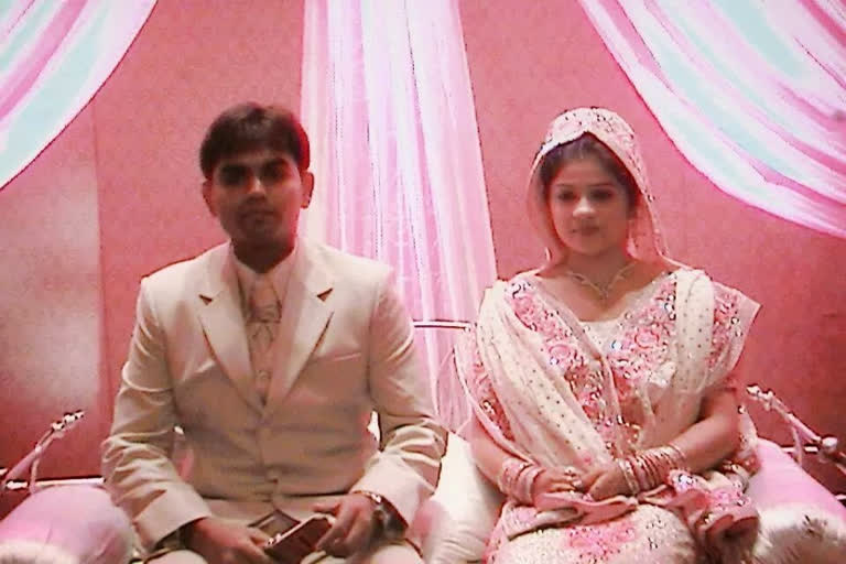 Nawab Malik posts Sameer Wankhede's 'nikah nama' photo, says NCB officer forged caste certificate