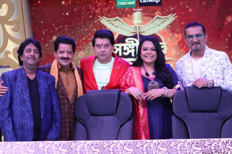 udit-narayan-and-abhijit-bhattacharya-to-sing-90-s-songs-at-songeeter-moha-juddho