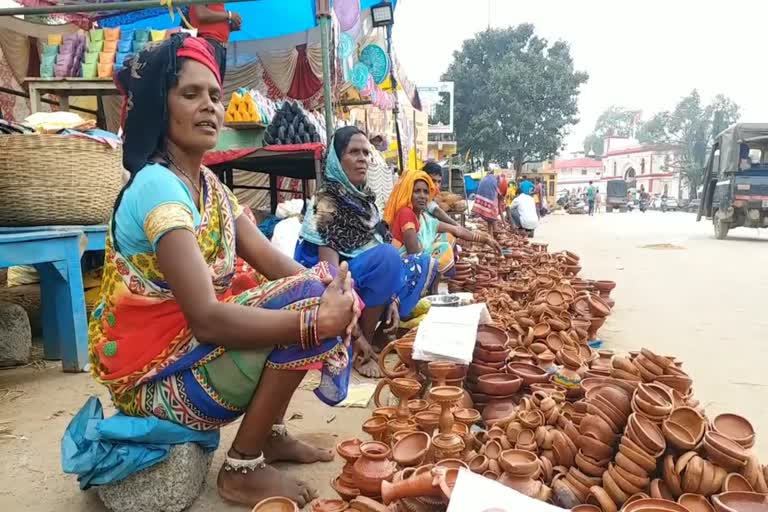 crisis of livelihood in front of potters in Jagdalpur