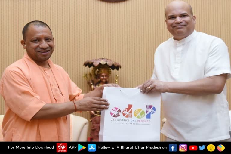 shri-lankan-high-commissioner-milinda-moragoda-meets-cm-yogi-adityanath-in-lucknow