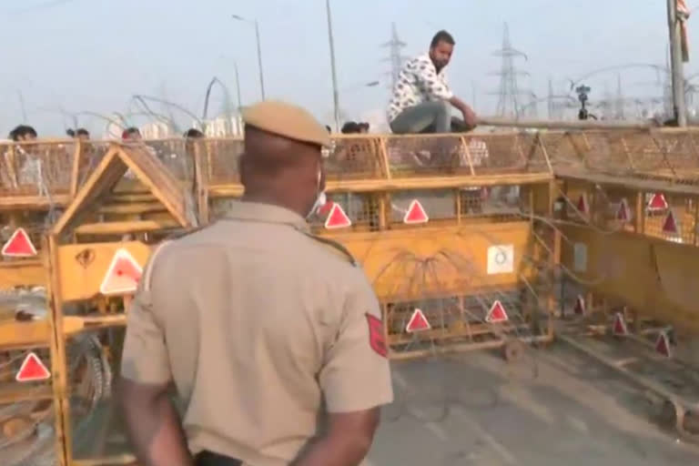 after 11 months barricades removed from delhi gazipur and tikri border