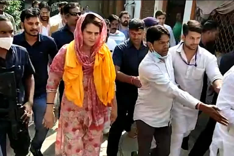 Priyanka Gandhi reaches MP Datia