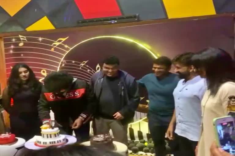 puneeth-rajkumar-participated-in-gurukiran-birthday-party