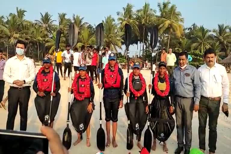 kayaking-team-reached-malpe-beach