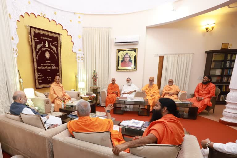 Amit Shah meets sages and saints in Haridwar