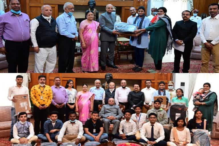 jharkhand-governor-gave-laptops-to-students-of-poor-families-studying-in-bit-sindri