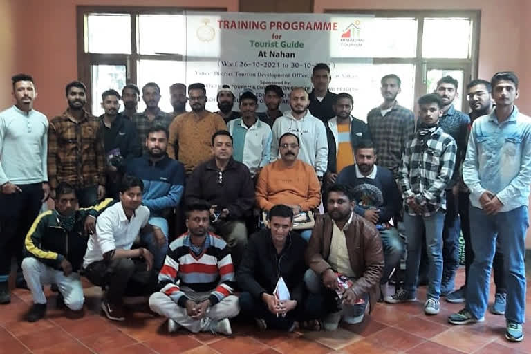 tourist guide training in nahan