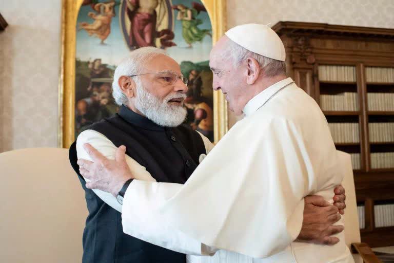 saamana editorial on pm narendra modi and pope meeting