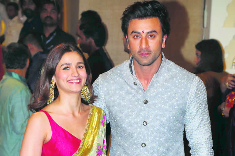 alia bhatt wears ring with ranbir kapoor luccky number