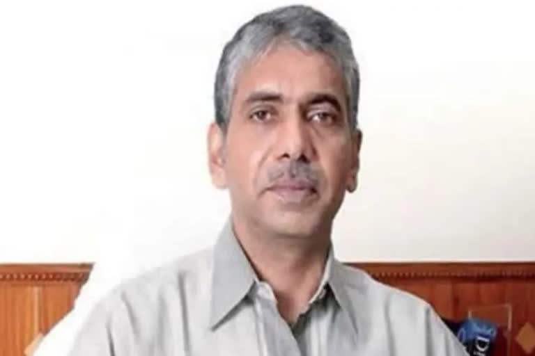 Kerala HC  Jacob Thomas  former vigilance director  എഫ്‌ഐആര്‍  ജേക്കബ് തോമസ്  ഡ്രെഡ്ജര്‍ അഴിമതിക്കേസ്