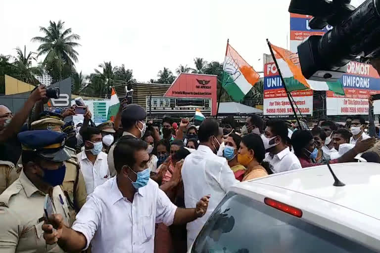 youth congress  Joju George  Joju George complaint  ദേശീയപാത ഉപരോധം  ജോജു ജോര്‍ജിന്‍റെ പരാതി  കോണ്‍ഗ്രസുകാര്‍ക്കെതിരെ നടപടി  യൂത്ത് കോണ്‍ഗ്രസ്