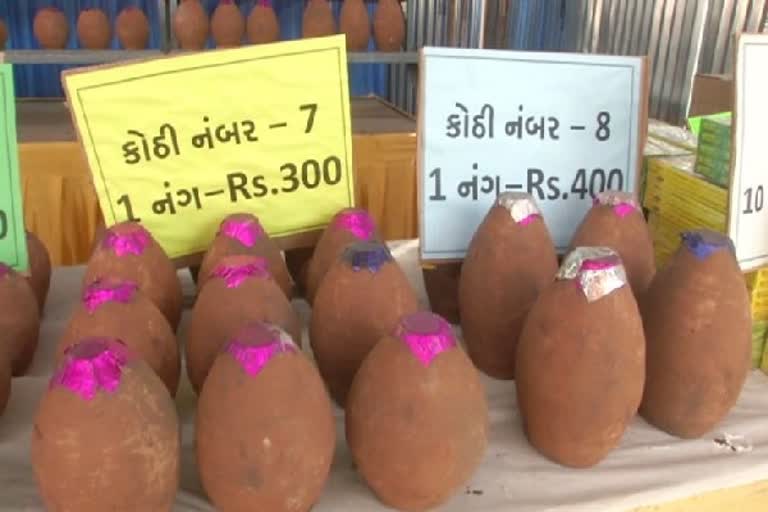 400 year old method of making eco friendly firecrackers with clay