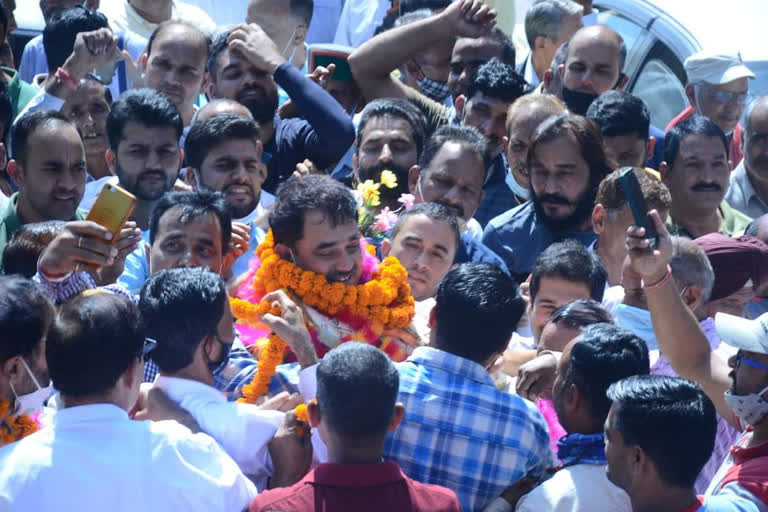 sanjay awasthi won Arki assembly seat