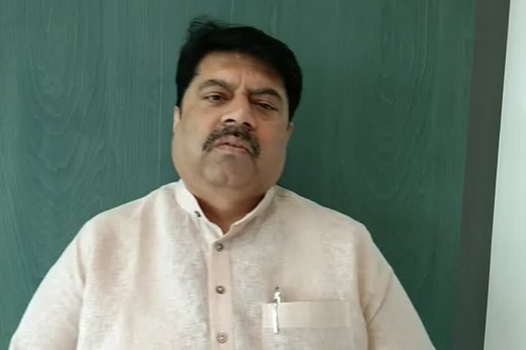 manoj kotak