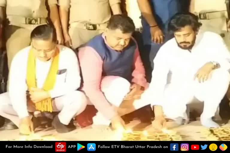 one lakh one thousand lamps enlightened on dhanteras in gorakhpur