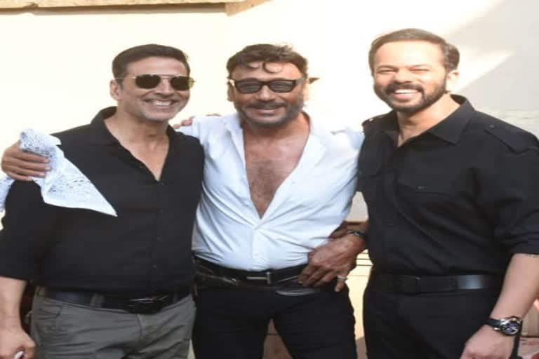 Akshay Kumar, Rohit Shetty & Jackie Shroff promote Sooryavanshi on the sets of Chala Hawa Yeu Dya