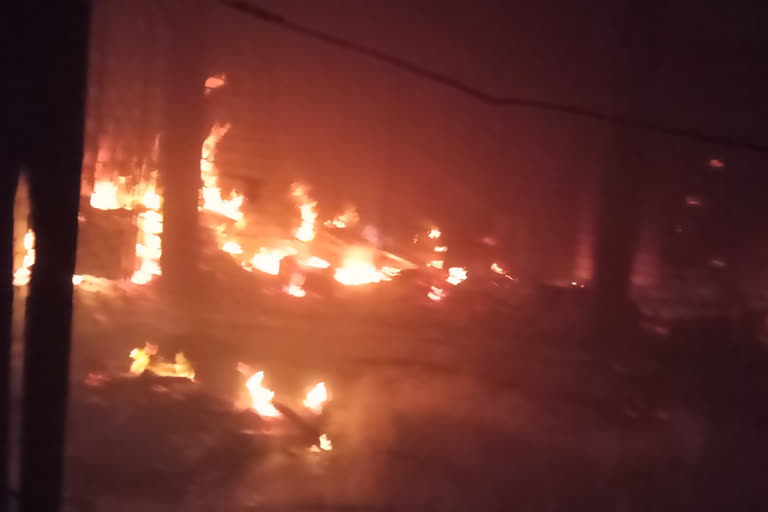 fire in bank of india in giridih