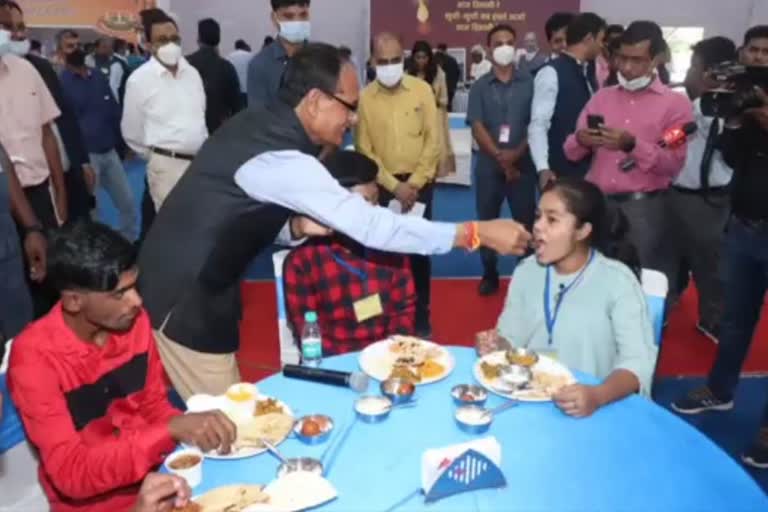 shivraj with children