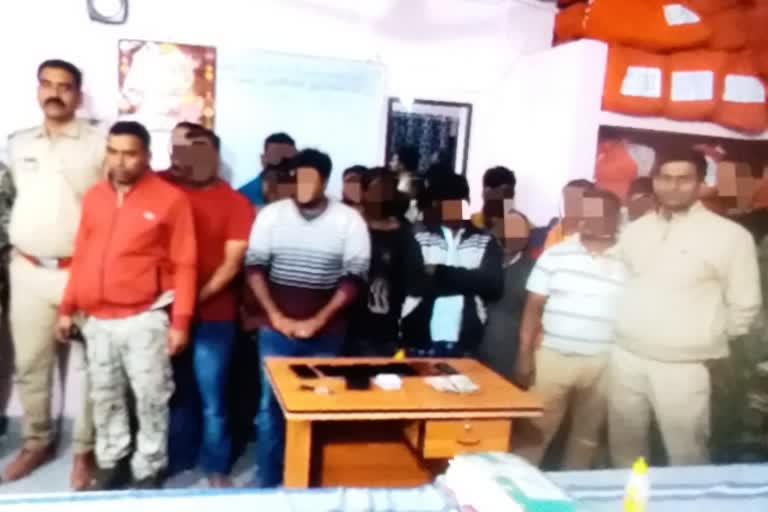 26-people-arrested-while-gambling-during-diwali-in-palamu