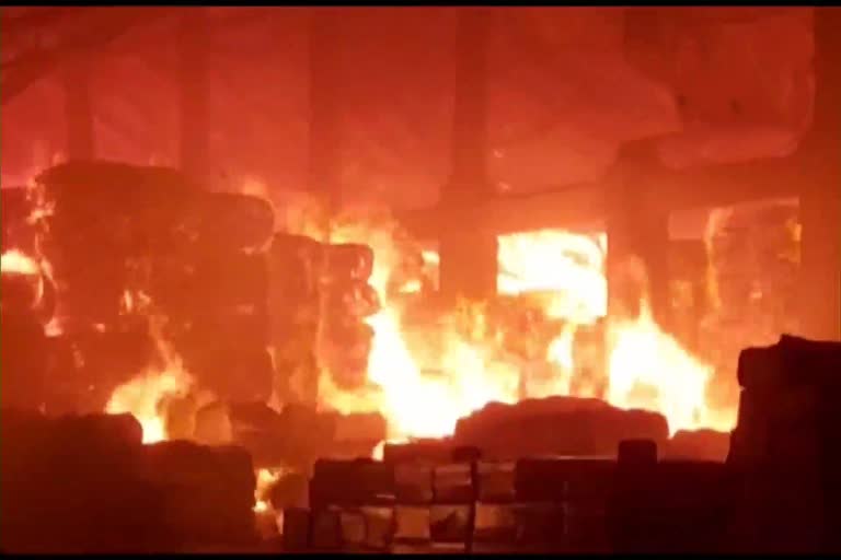 Fire breaks out in gujarath