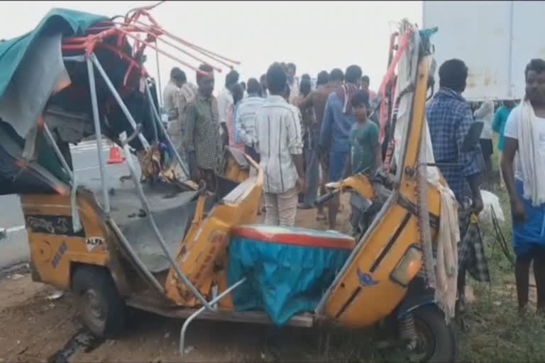 Seven die in two separate accidents in AP's Anantapur