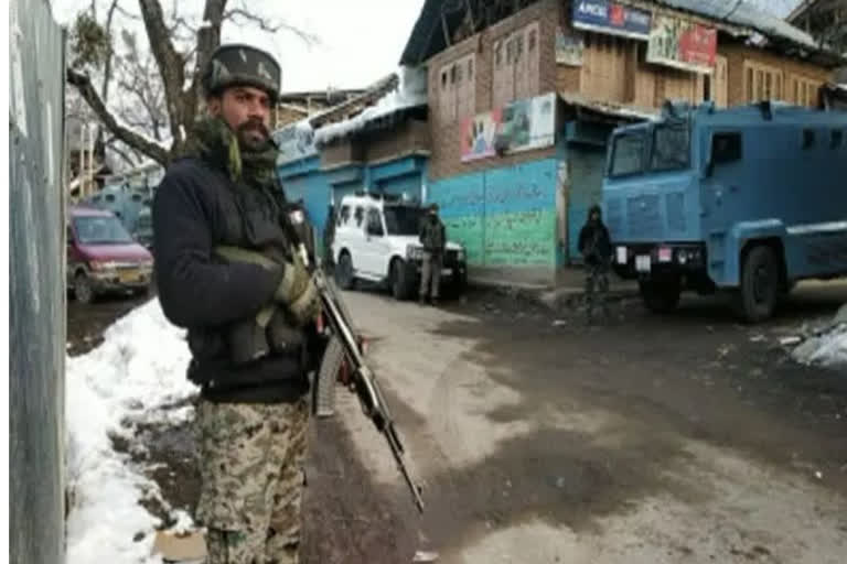 Kashmir Institute of Medical Sciences, Srinagar, security forces, துப்பாக்கிச் சூடு, காஷ்மீர், ஸ்ரீநகர், பயங்கரவாதிகள் தாக்குதல், காஷ்மீர் மருத்துவக் கல்லூரி, ஸ்ரீநகரின் ஷெர்