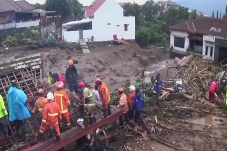 Floods kill six in Indonesia