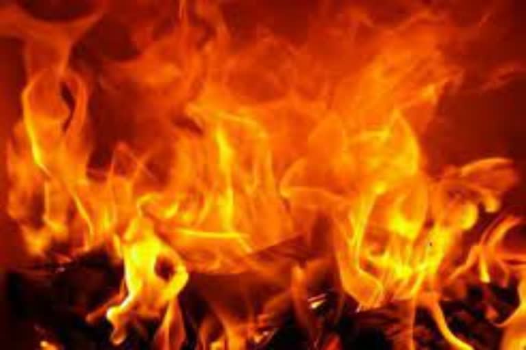 Alwar news, fire in Alwar bangle market
