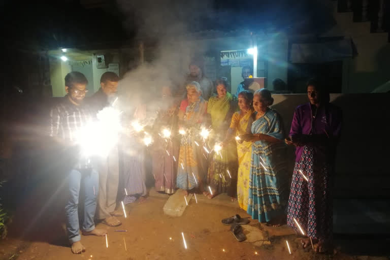 Village accountant celebrated deepawali in Old age home